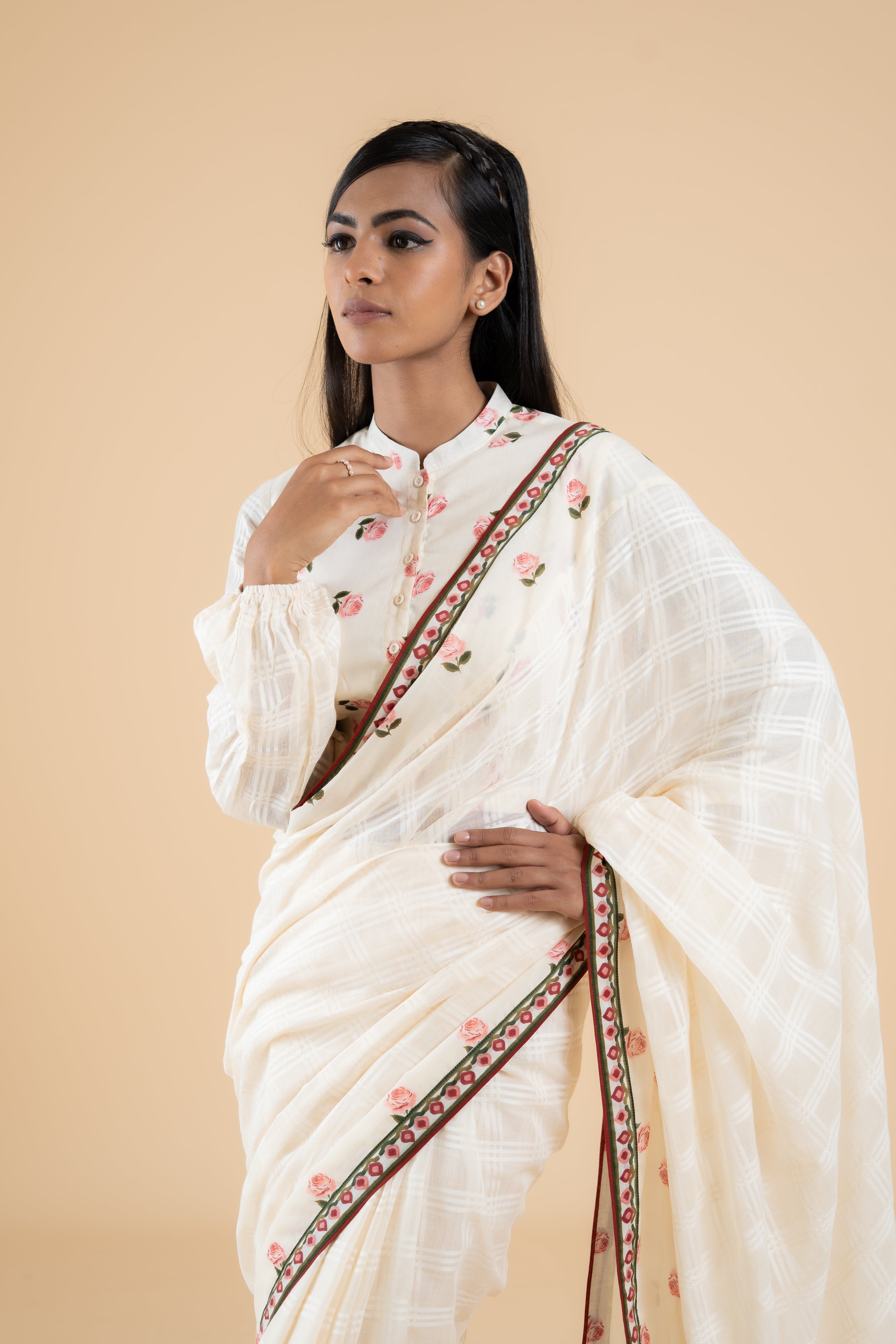 OFF WHITE SAUMYA SAREE WITH UNSTITCHED BLOUSE PCS