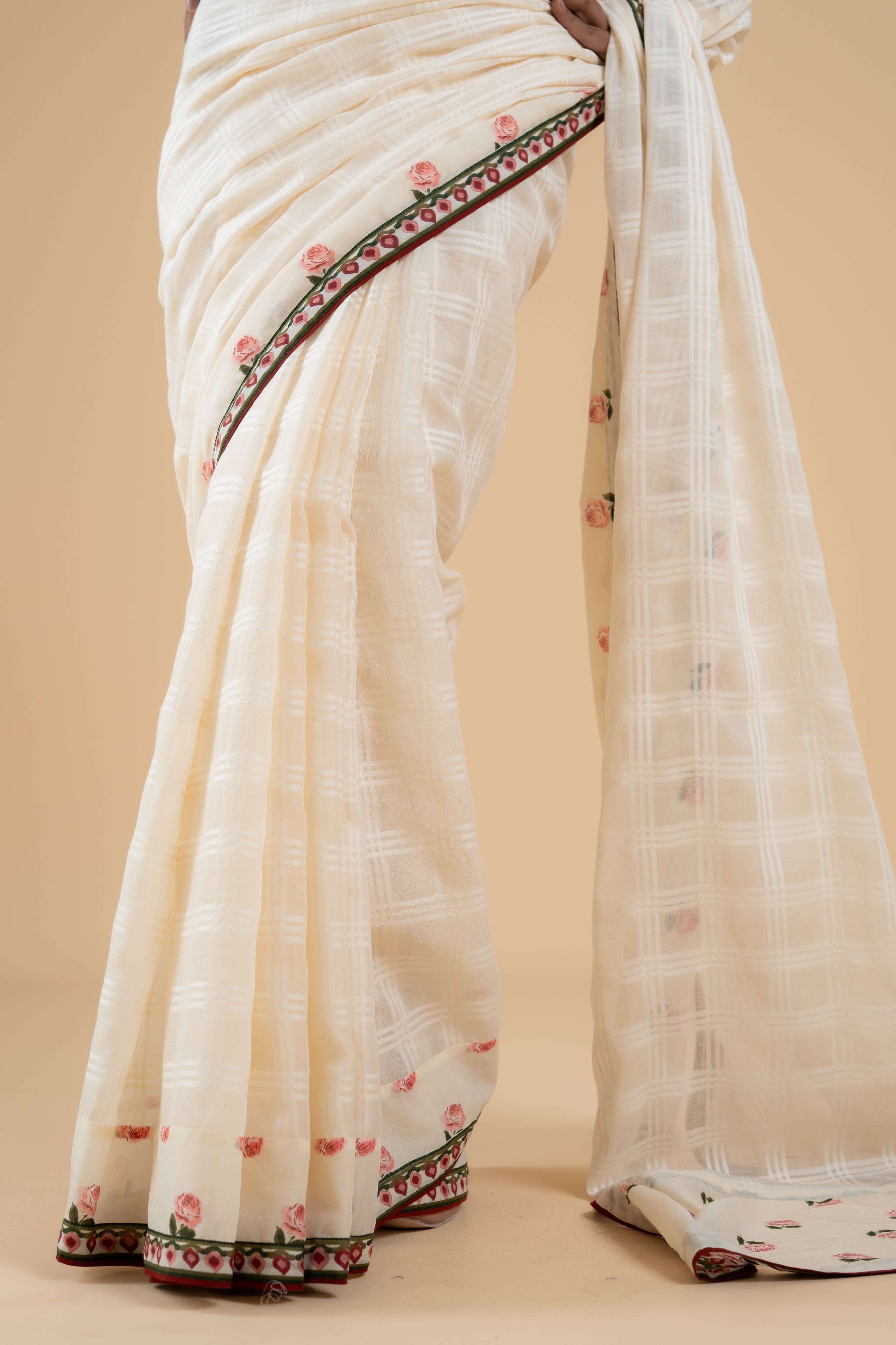 OFF WHITE SAUMYA SAREE WITH UNSTITCHED BLOUSE PCS