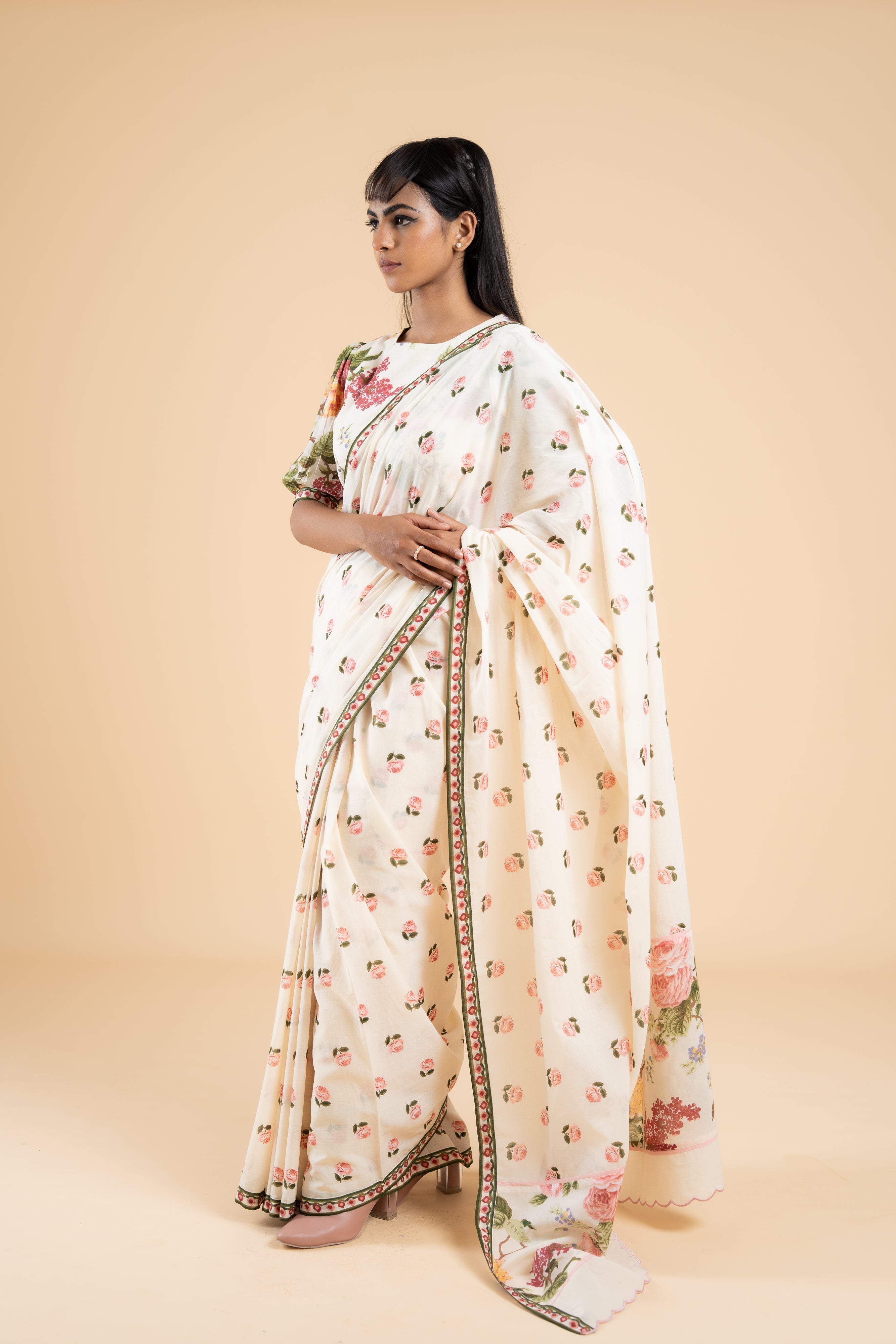 OFF WHITE GULABIYA SAREE WITH UNSTITCHED BLOUSE PCS