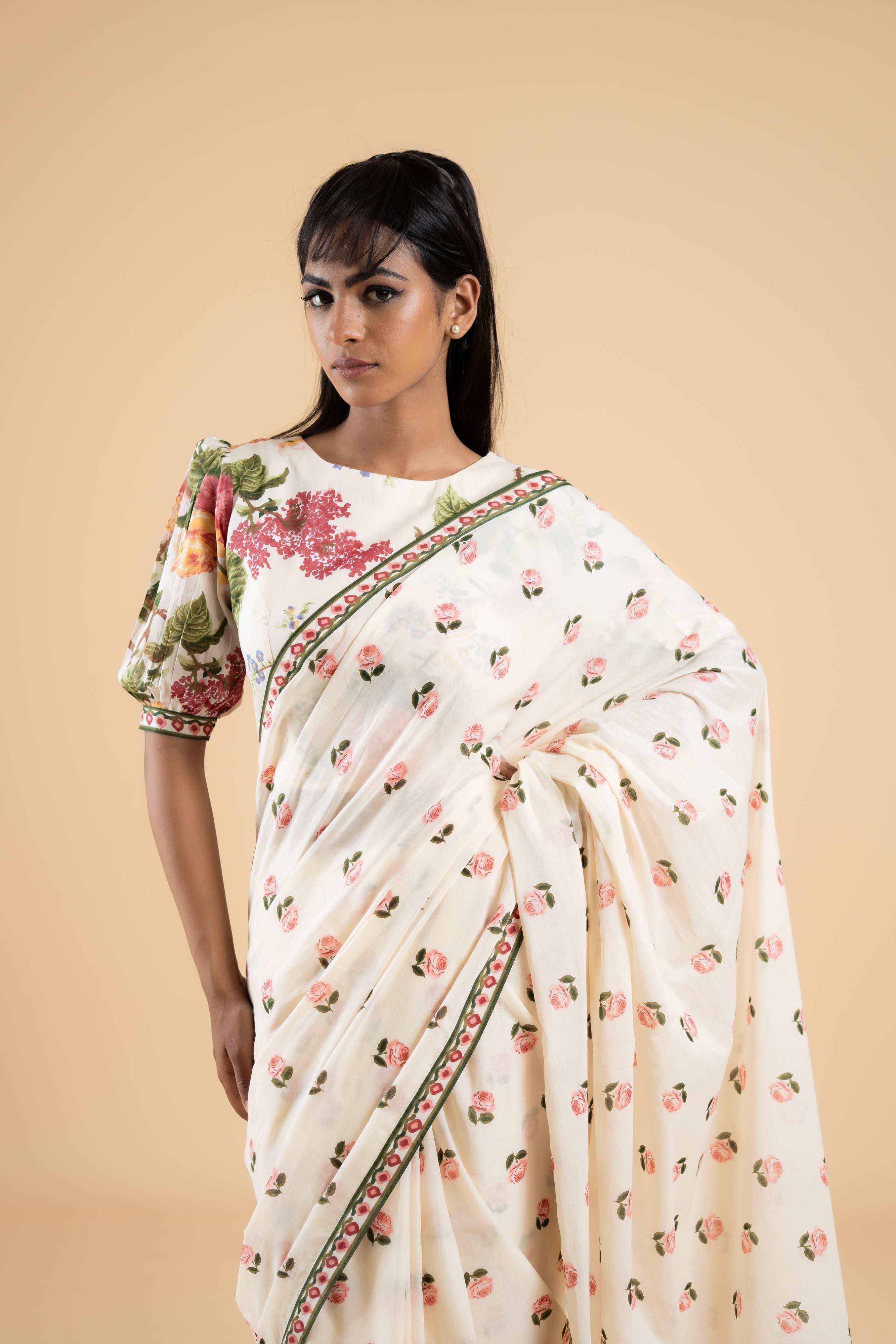 OFF WHITE GULABIYA SAREE WITH UNSTITCHED BLOUSE PCS