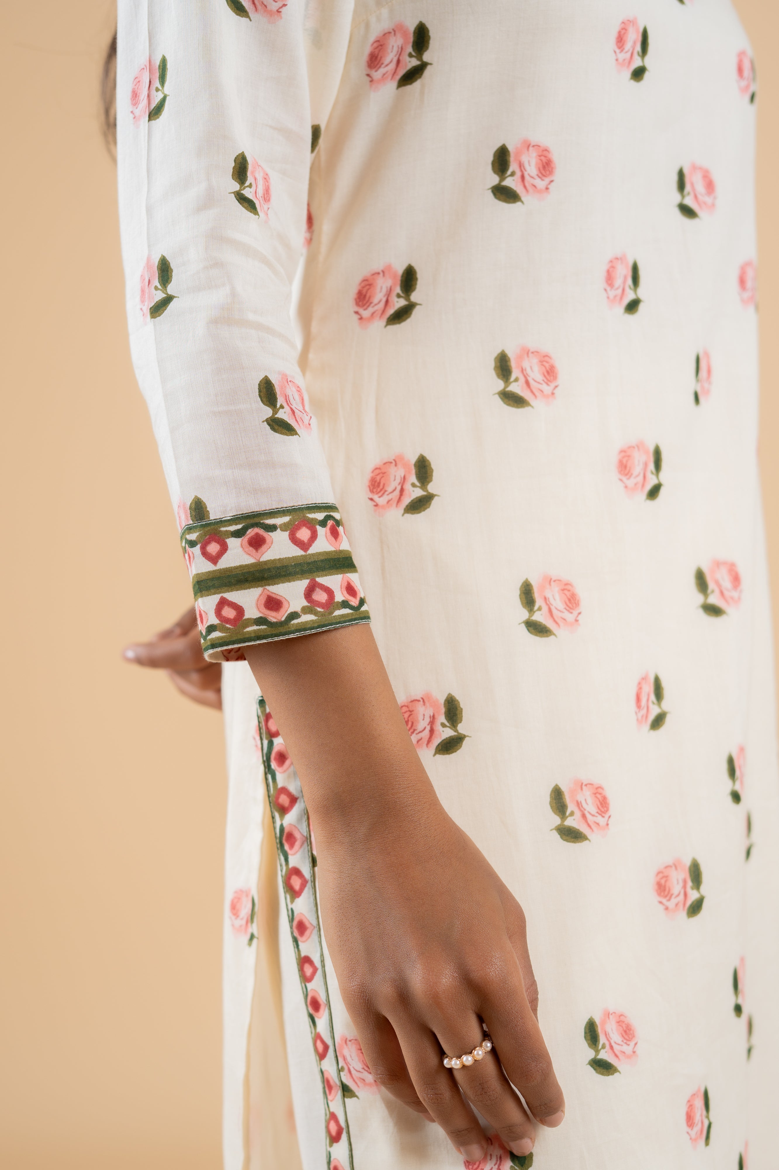 OFF WHITE ARUNIMA KURTA SET OF 3