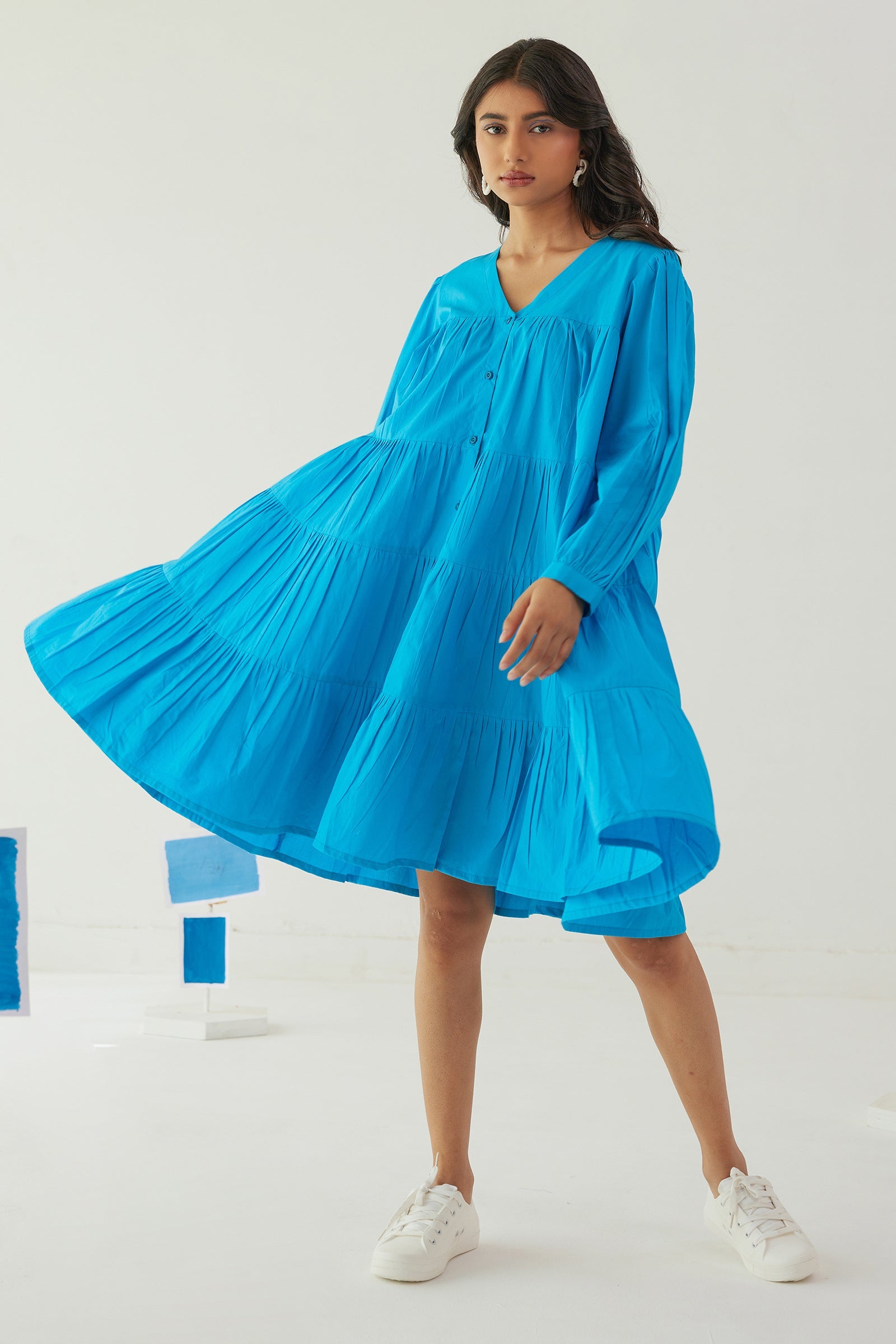 TWIRLY BLUE POPLIN TIERED KNEE LENGTH DRESS