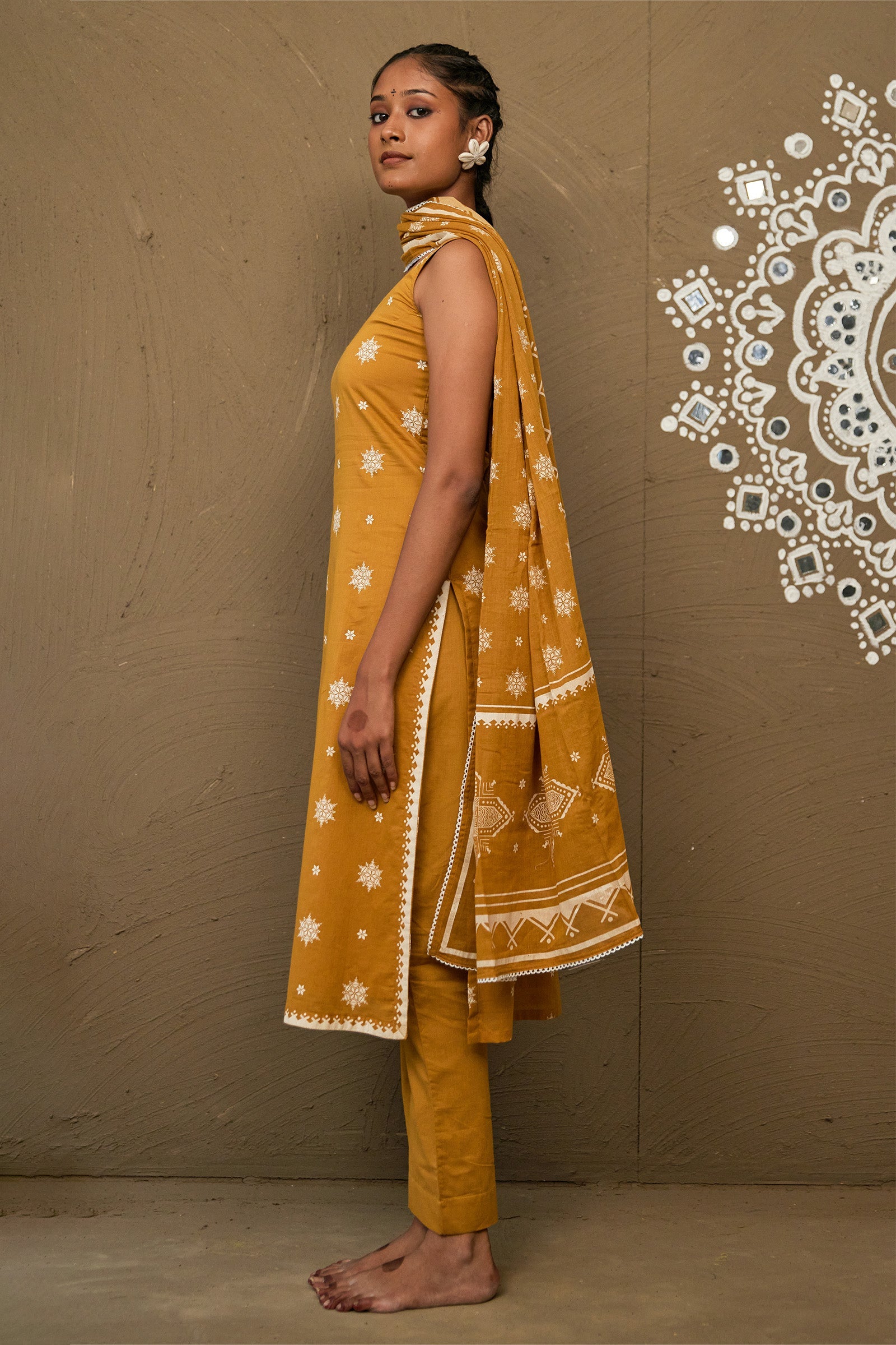 Urvi Ochre Cotton Sleeveless Kurta Set