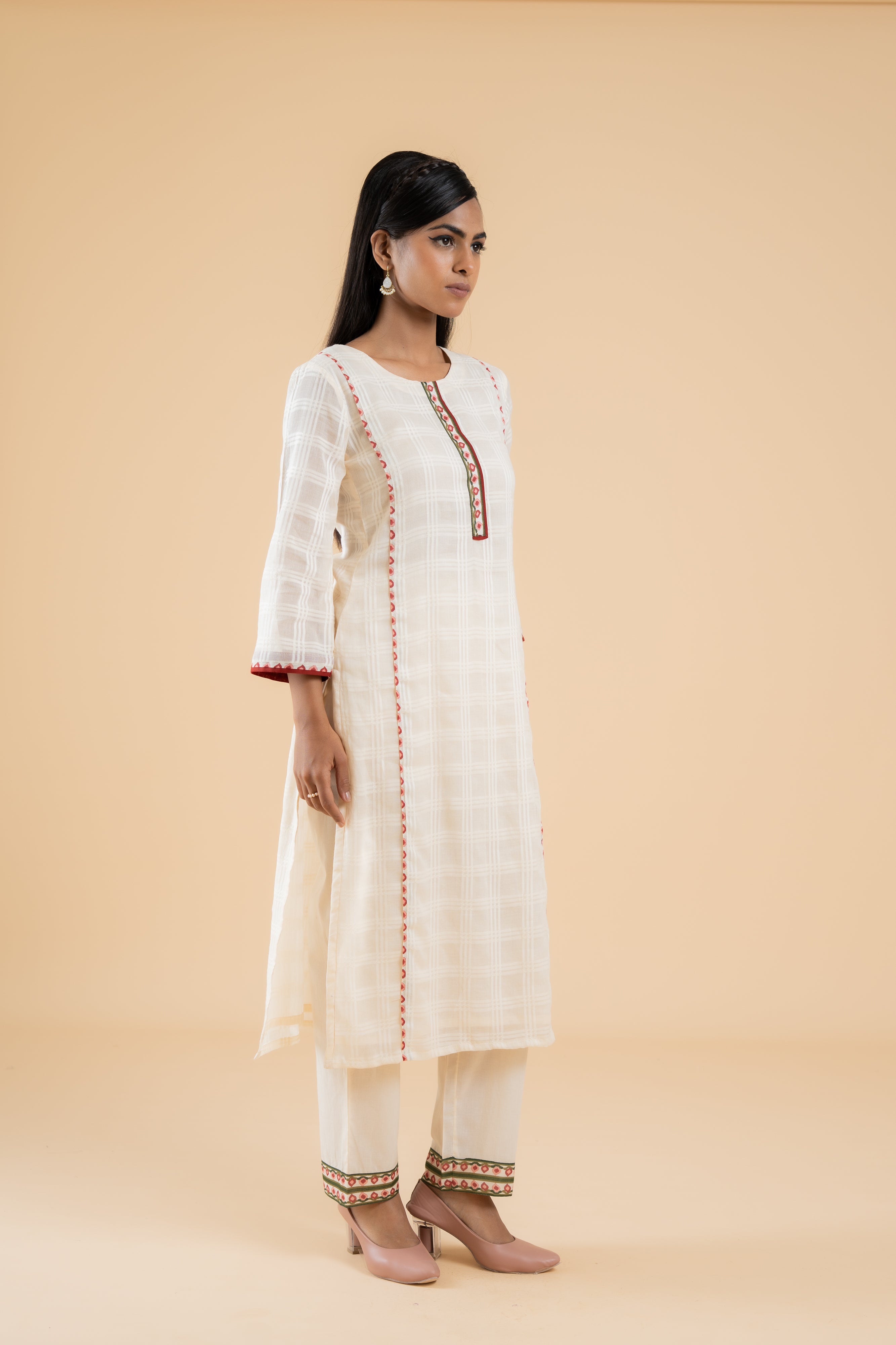 OFF WHITE KUSUM KURTA SET OF 3