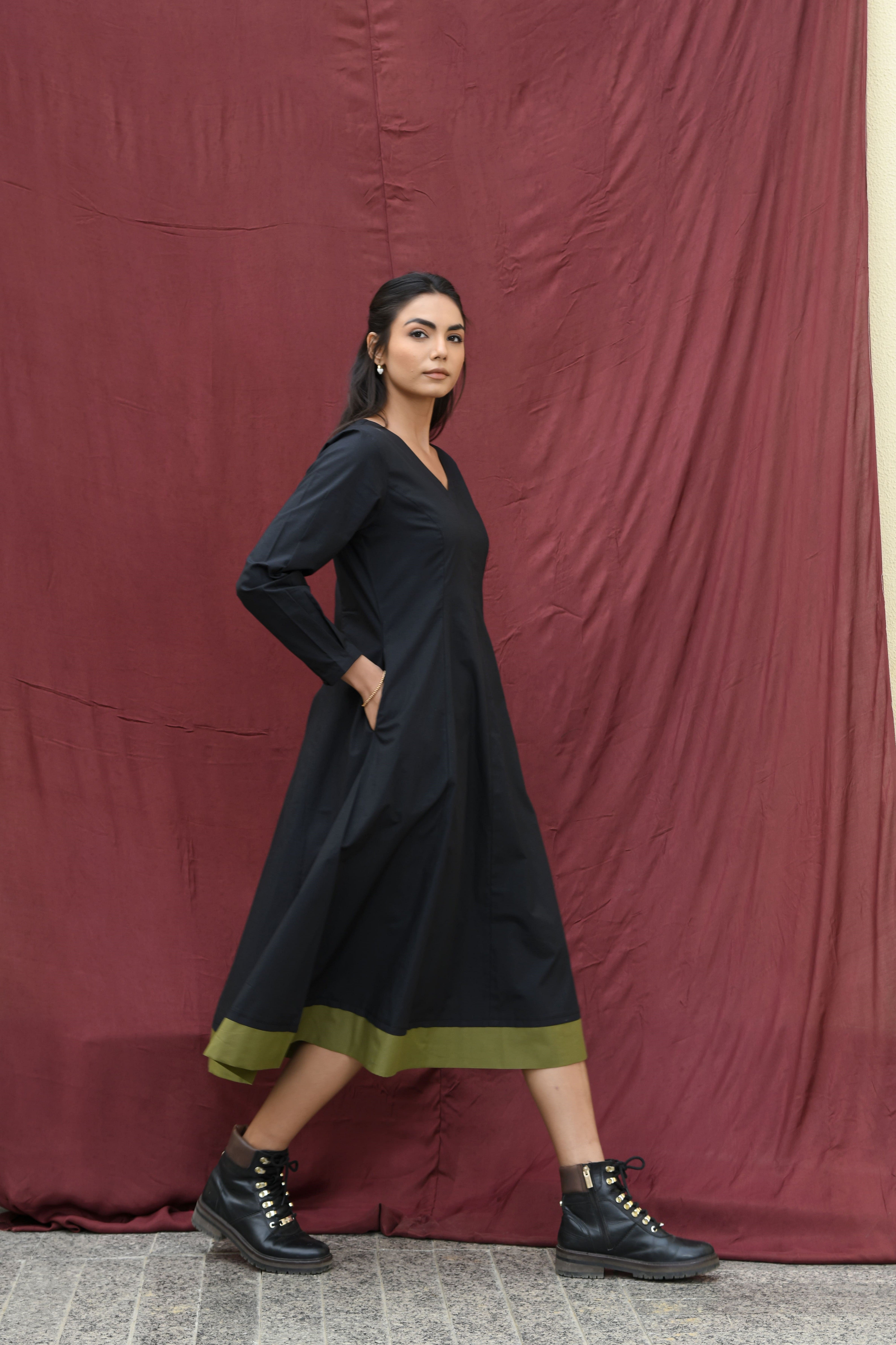 BLACK BUBBLEGUM DRESS