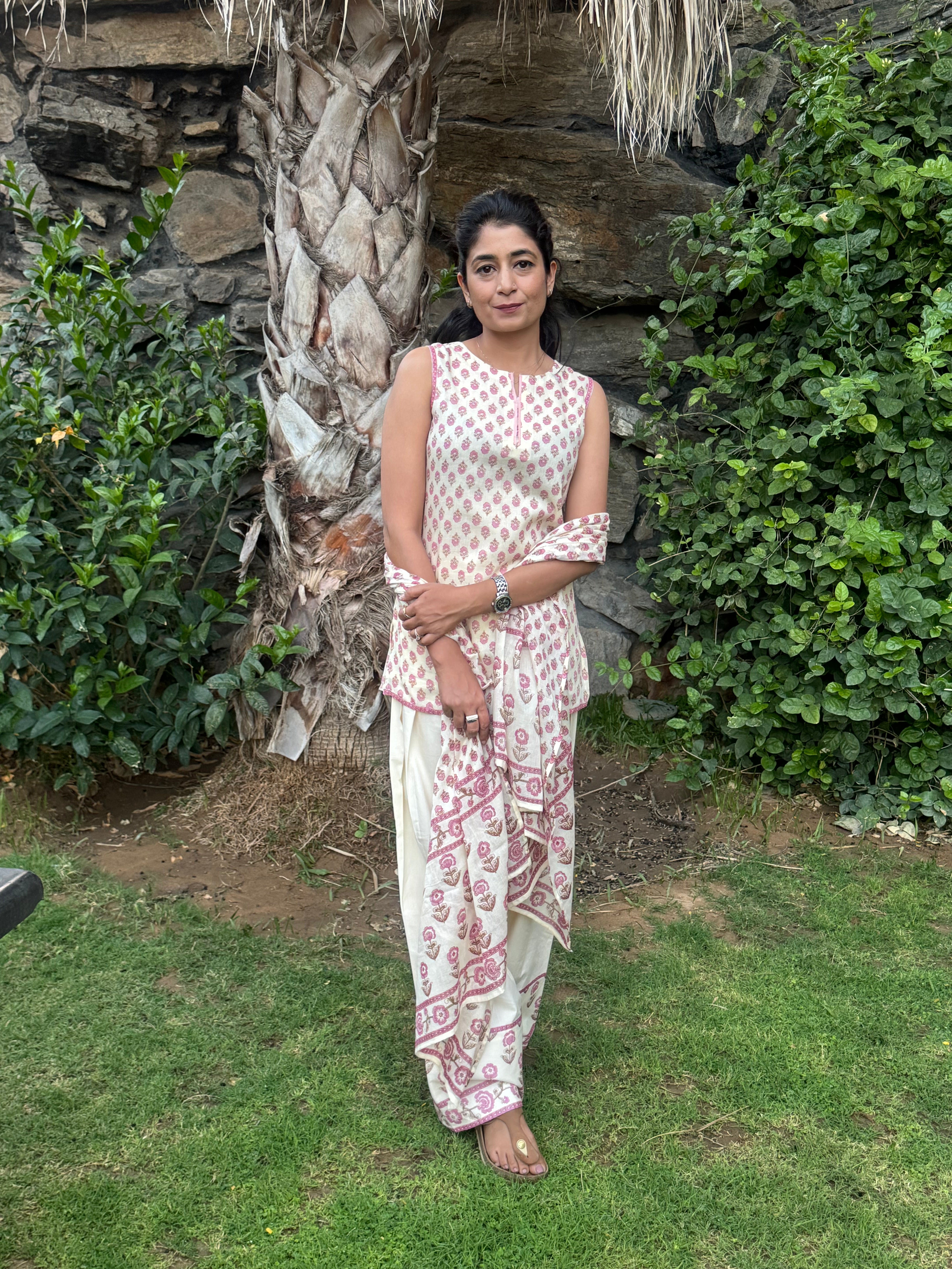 PINK AND OFF WHITE ALINA KURTA WITH FARSI SALWAR SET OF 3