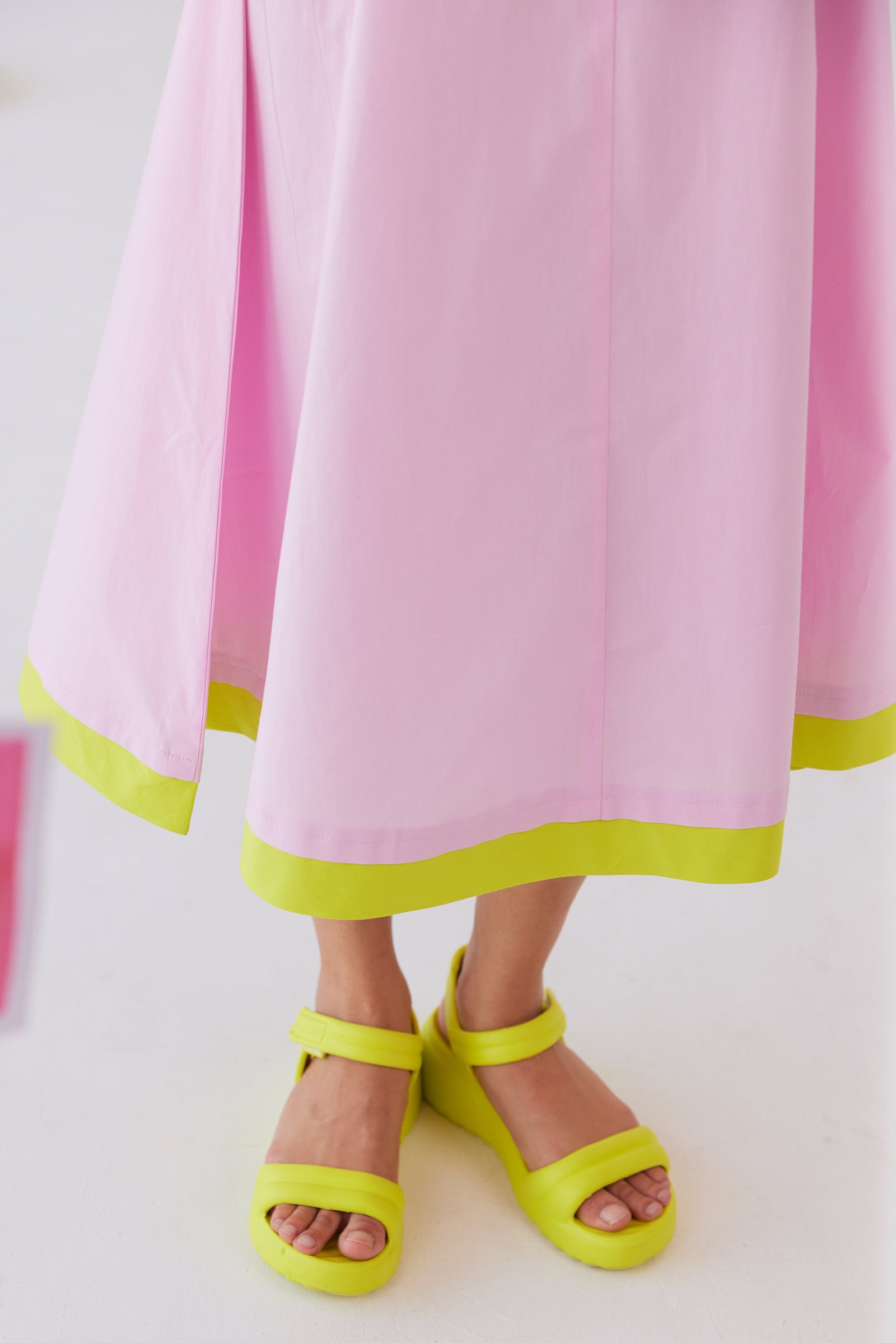 BUBBLEGUM PINK POPLIN PUFF SLEEVES MIDI DRESS