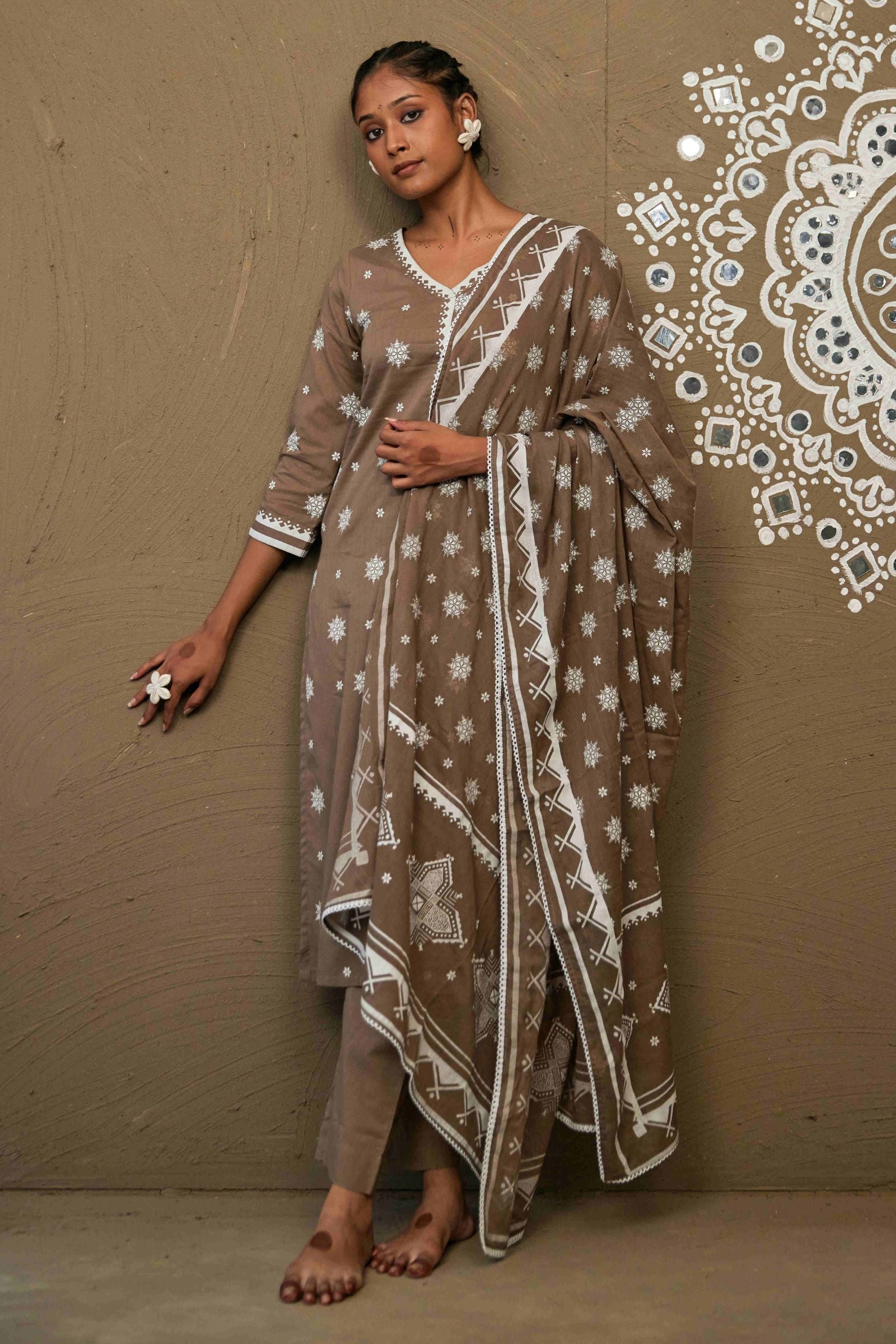 Karwa Brown Mul Cotton V Neck Straight Kurta Set